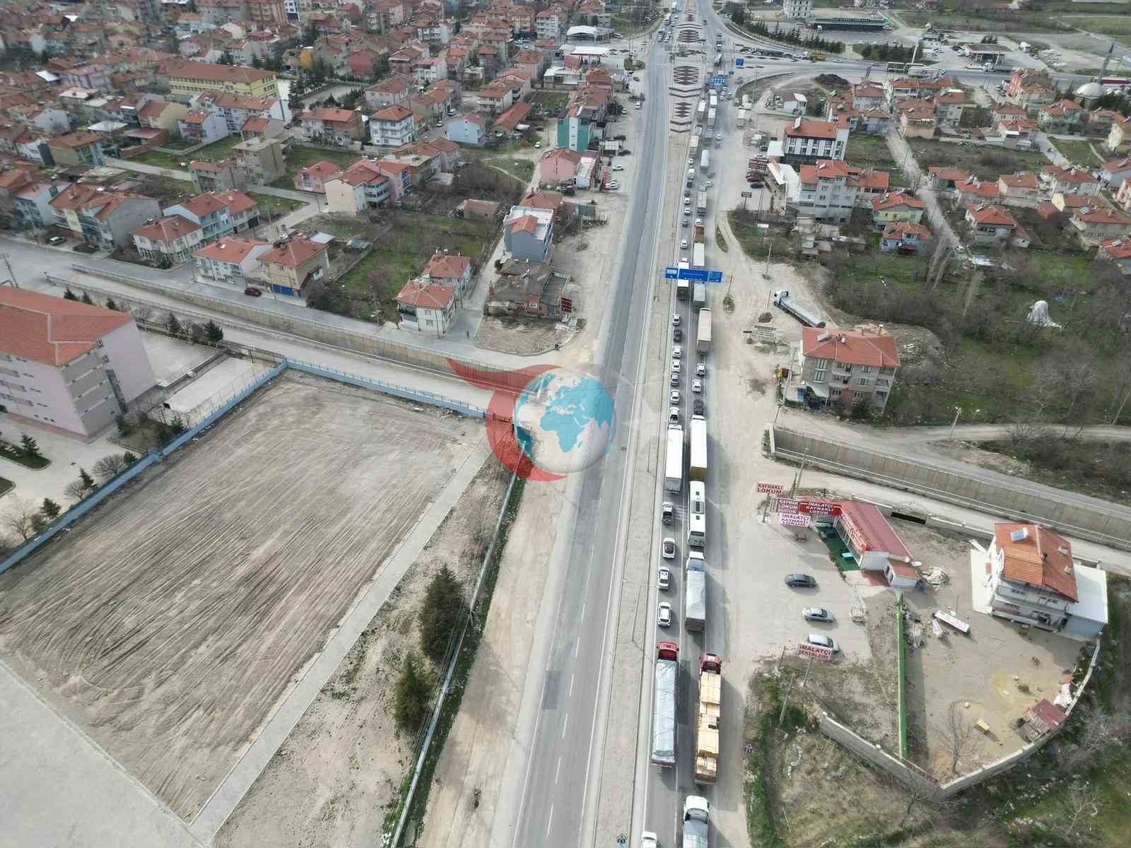 Afyonkarahisar’da bayram trafiği yoğunluğu başladı