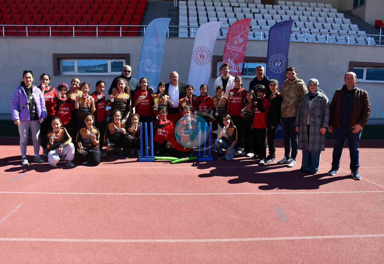 Küçük Kızlar Kriket Müsabakaları sona erdi