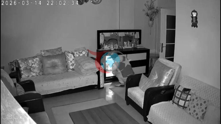 Telefonuna gelen bildirim sayesinde öğrendi Evdeki hırsıza kameradan bağırdı: Çık oradan