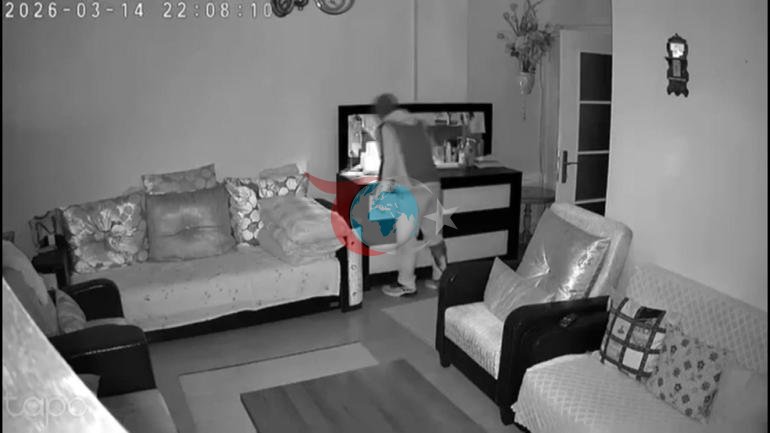Telefonuna gelen bildirim sayesinde öğrendi Evdeki hırsıza kameradan bağırdı: Çık oradan