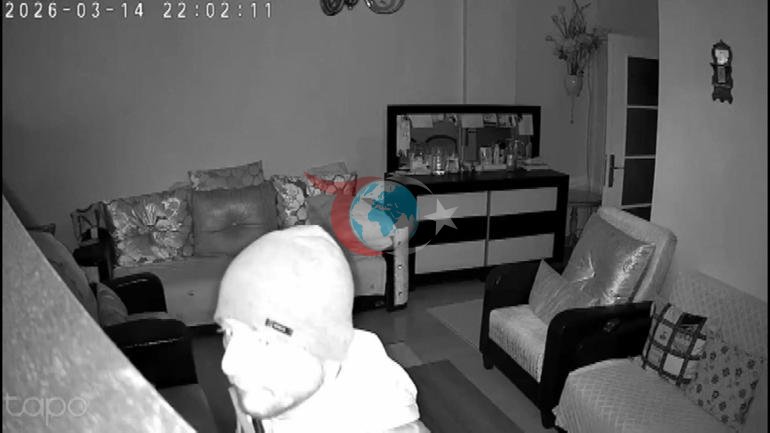 Telefonuna gelen bildirim sayesinde öğrendi Evdeki hırsıza kameradan bağırdı: Çık oradan