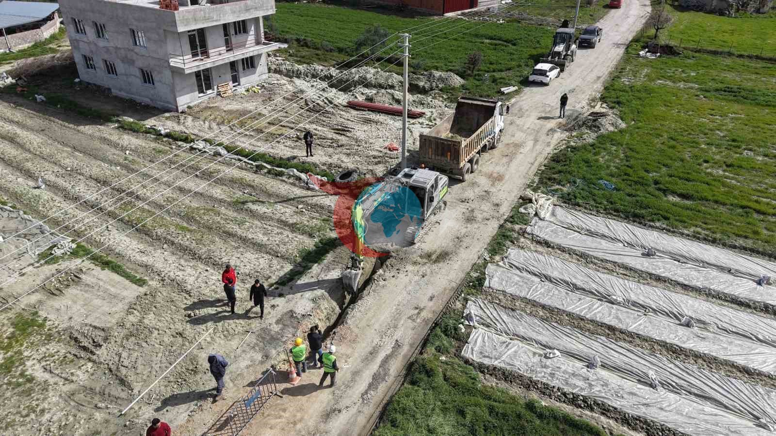 Selendi’de iki mahallenin daha altyapı sorunu tarih oluyor