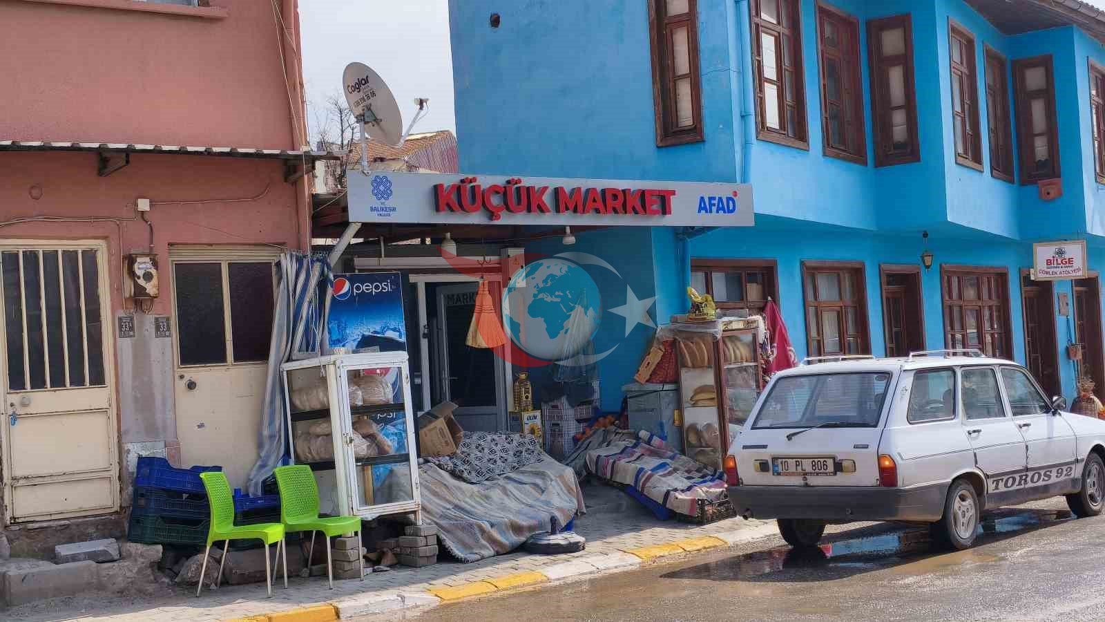 Sındırgı’da deprem yaraları