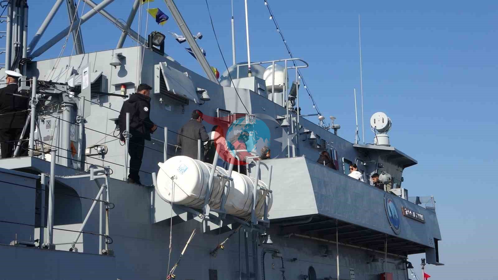 Türk donanmasının gururu olan savaş gemileri ziyarete açıldı