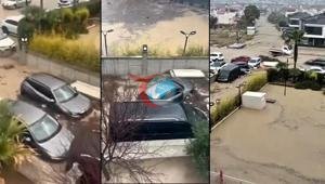 30 dakikalık sağanak kenti felç etti Park halindeki araçlar sel sularına kapıldı