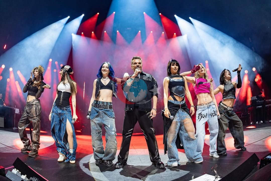 Kenan Doğulu konserinde Manifest sürprizi