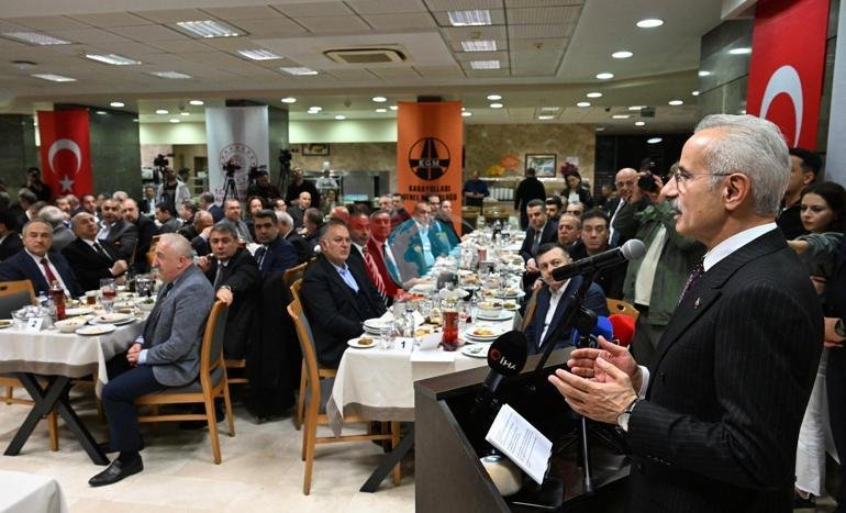 Bakan Uraloğlu, inşaat sanayicileri işverenleri ile iftarda bir araya geldi