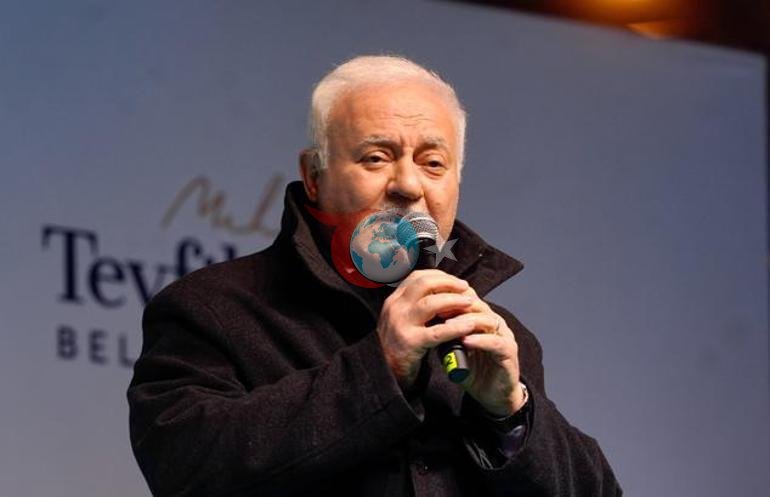 Esenler’de binlerce kişi aynı duada buluştu 10 bin hatim 100 bin dua gecesi