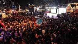 Esenler’de binlerce kişi aynı duada buluştu! '10 bin hatim 100 bin dua' gecesi