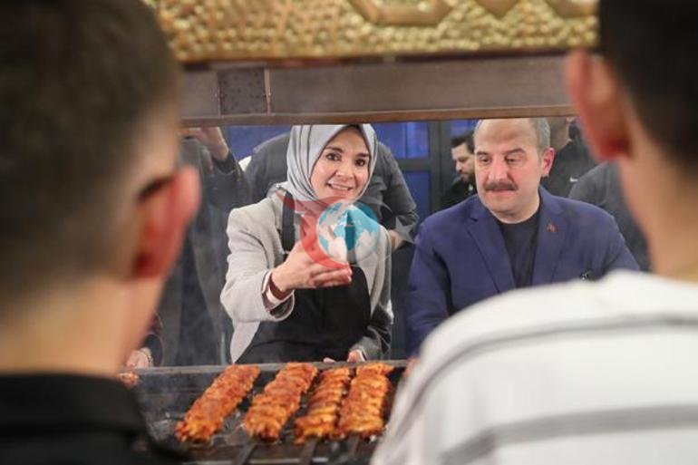 Ankara’da yürekleri ısıtan iftar Bir esnaf 100 çocuğu aynı sofrada buluştu