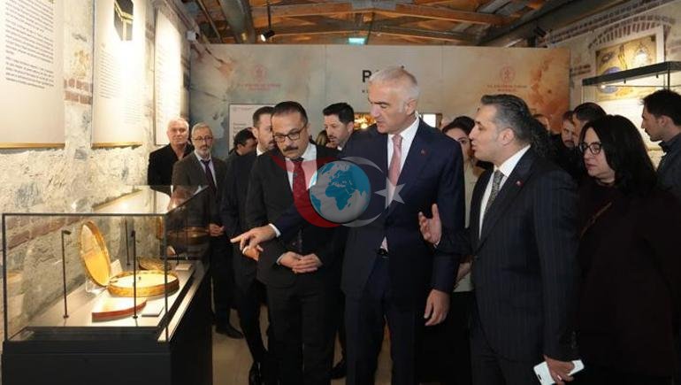 Çalınan iki İznik çinisi yıllar sonra yeniden Türkiyede