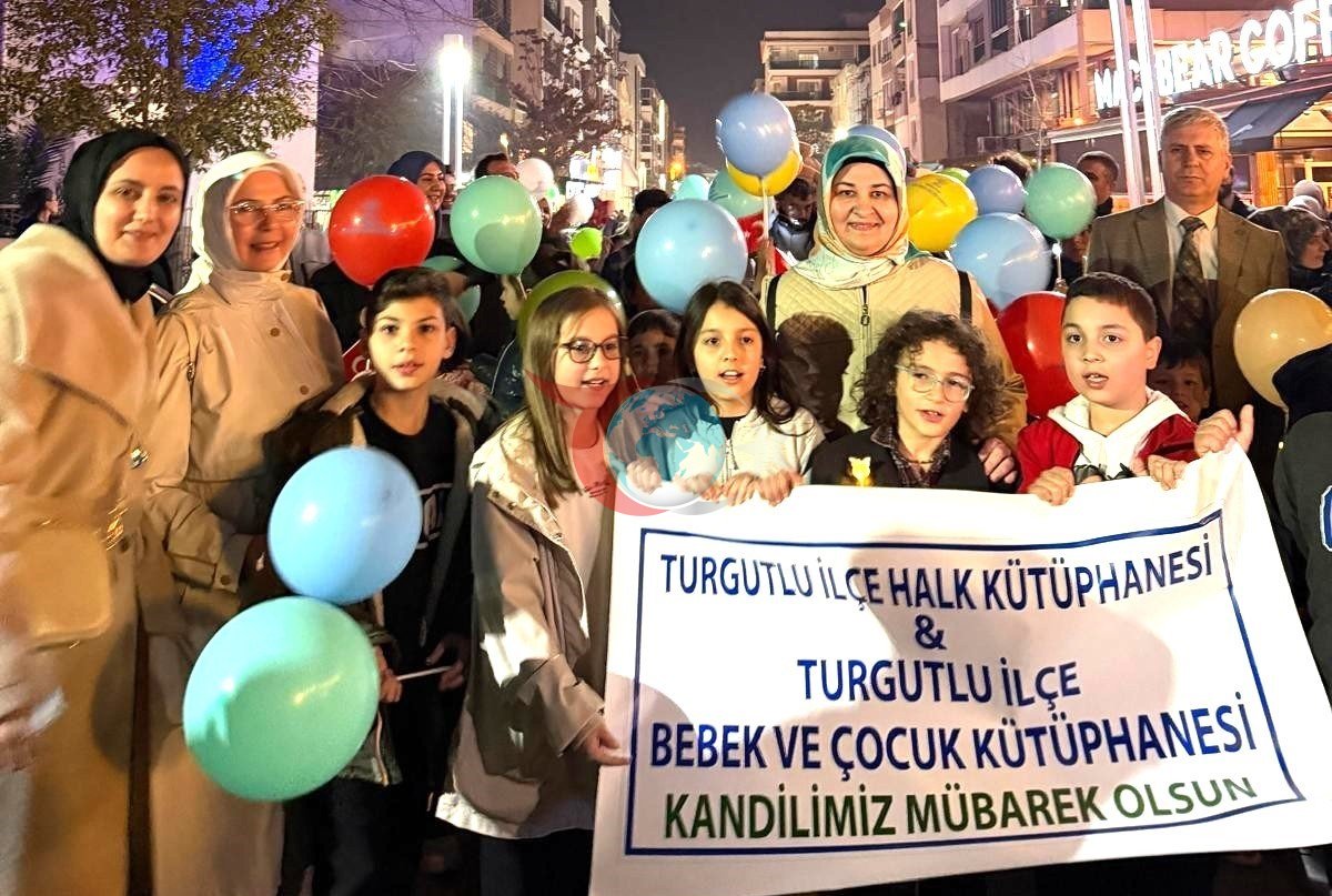 Turgutlu’da Kadir Gecesinde çocuklar yürüyüş yaptı