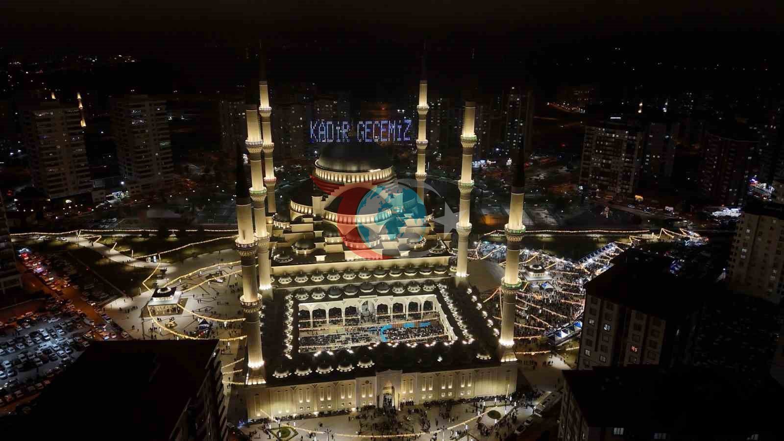 Kadir Gecesi&rsquo;nde Şahinbey Millet Cami doldu taştı