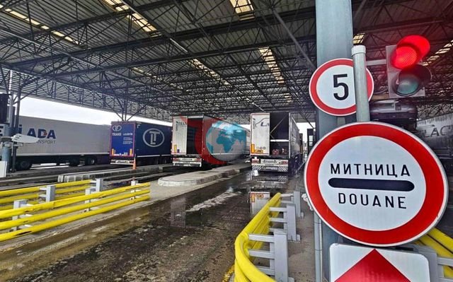 'Çikolata var' dedi, içinden servet çıktı! Türkiye'ye girerken yakalandı