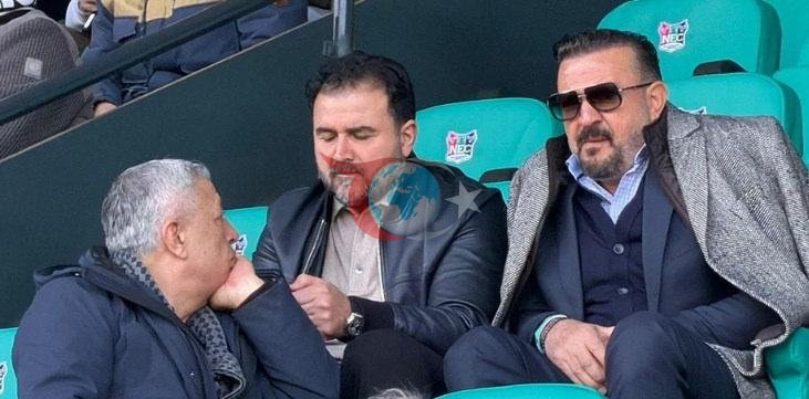 Ertan Torunoğulları (Sağda) NEC Nijmegen ile Heerenven maçını yerinde takip etti.