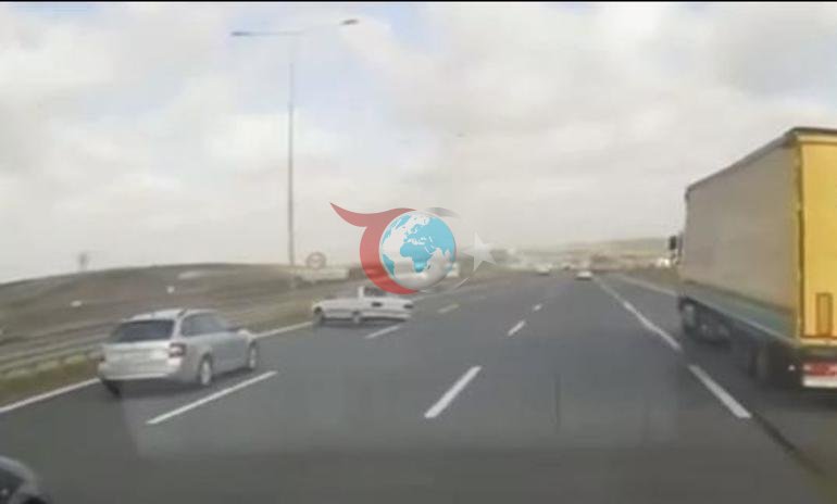 Arnavutköy’de makas faciası kamerada Kontrolden çıkıp bariyere çarptı