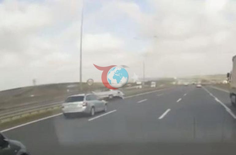 Arnavutköy’de makas faciası kamerada Kontrolden çıkıp bariyere çarptı