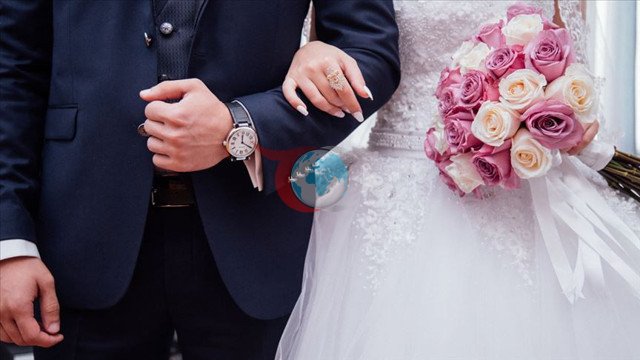 3 dakika süren evlilik! Nikah biter bitmez boşandılar - Resim: 0