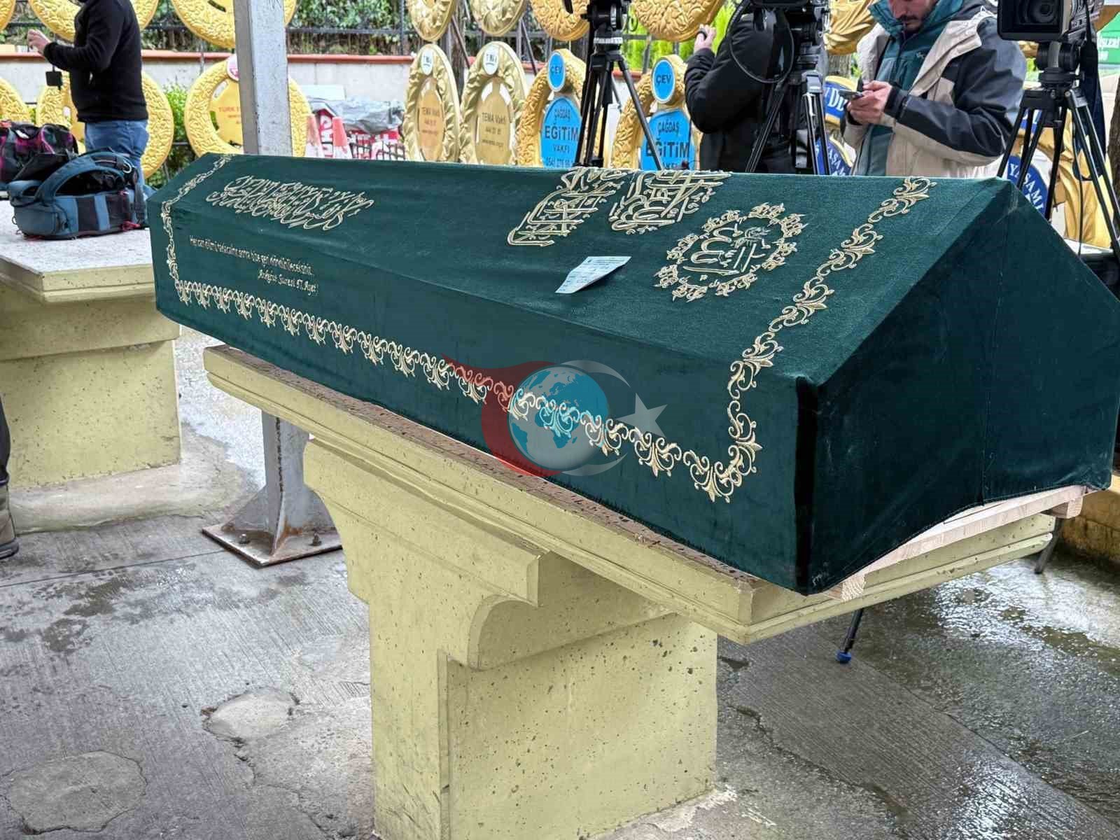 Erol Kรถse son yolculuฤuna uฤurlanฤฑyor