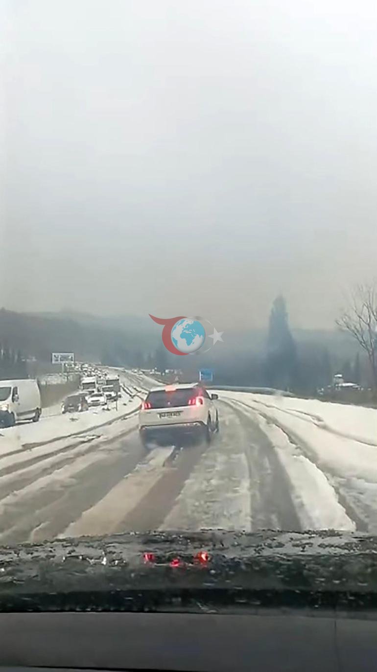 Karayolunda dolu şoku Sürücüler zor anlar yaşadı
