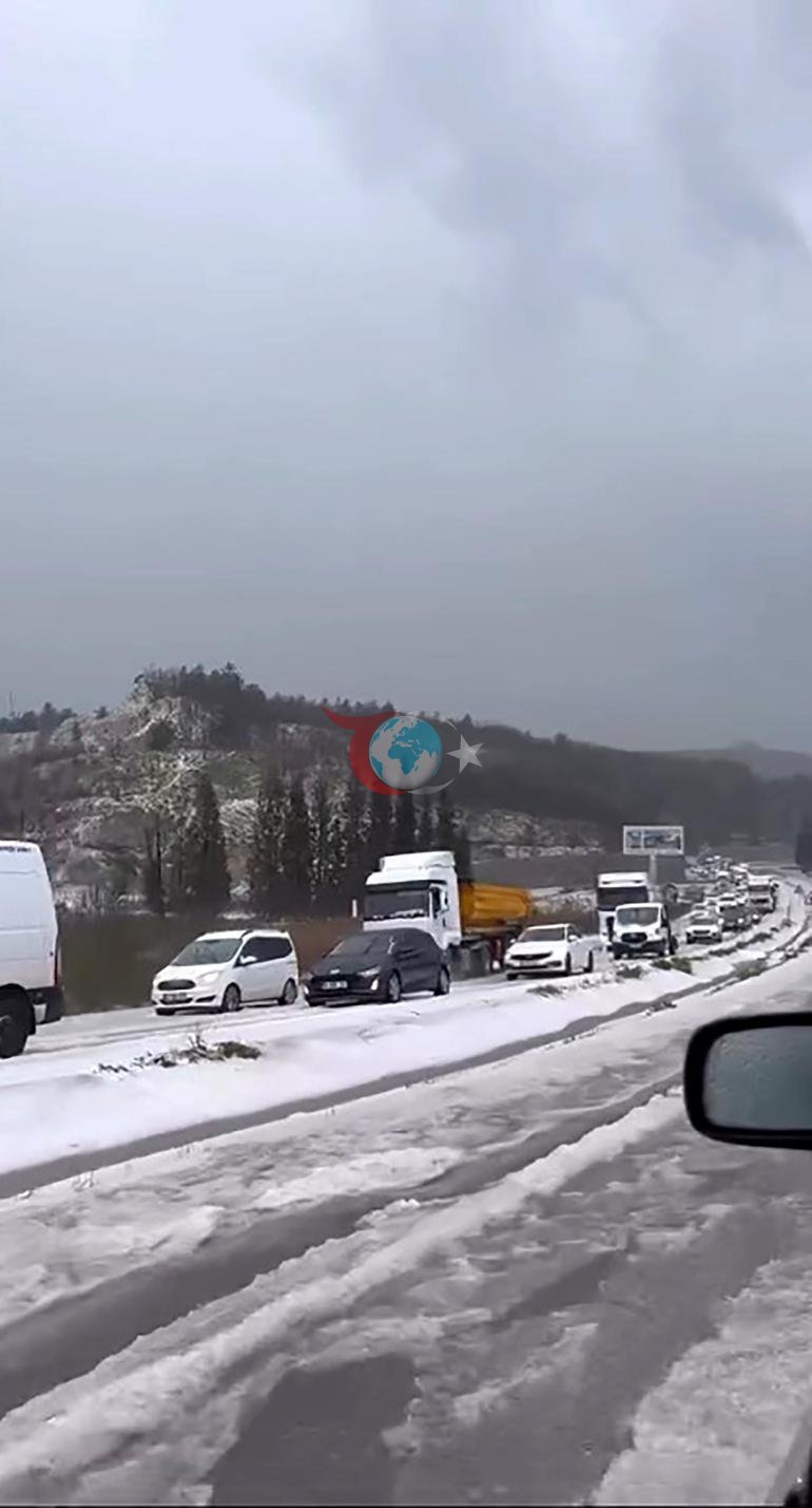 Karayolunda dolu şoku Sürücüler zor anlar yaşadı