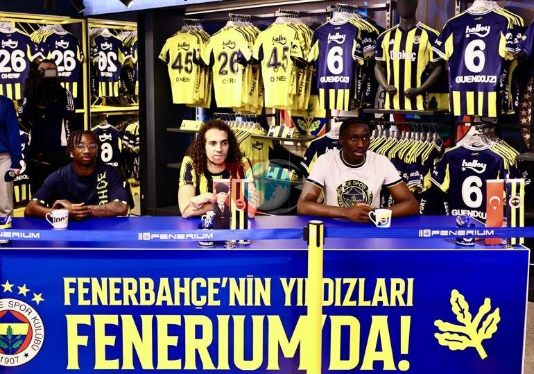 Guendouzi, Cherif ve Nene imza gününde taraftarlarla buluştu