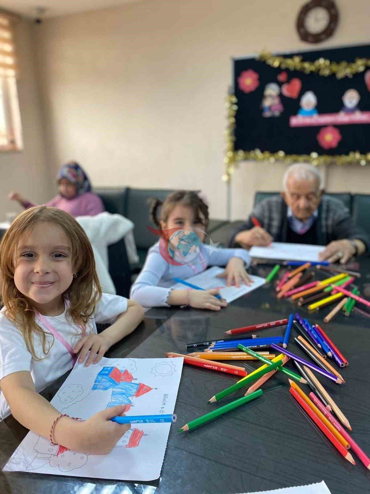 Çocuklardan büyüklerine huzurevinde ziyaret
