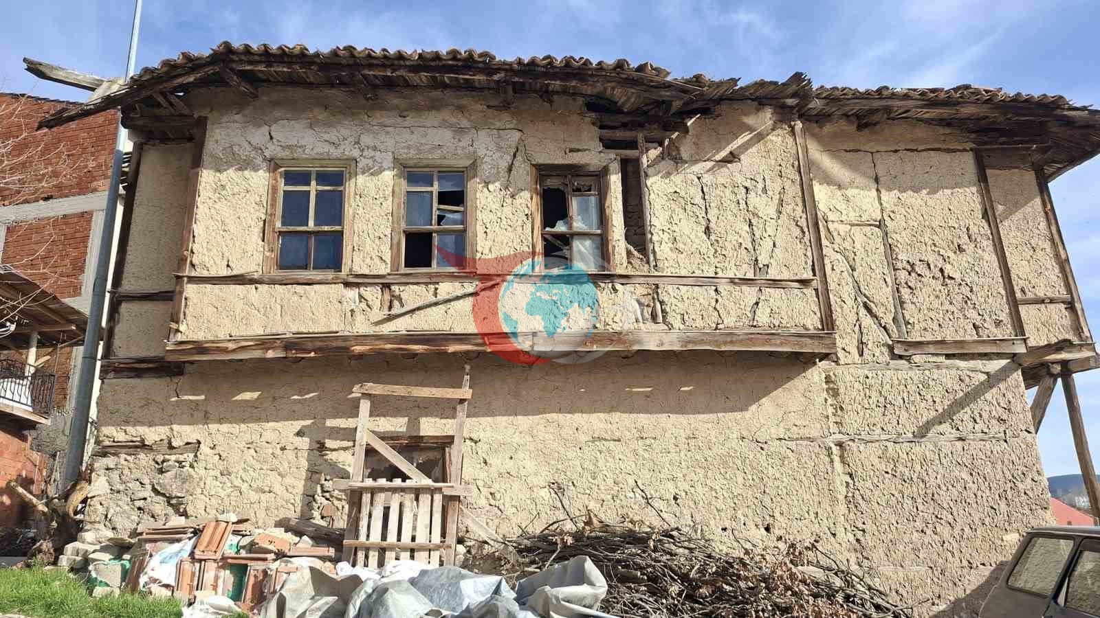 Hisarcฤฑkโta kรผltรผr varlฤฑฤฤฑ statรผsรผndeki binalar risk oluลturuyor