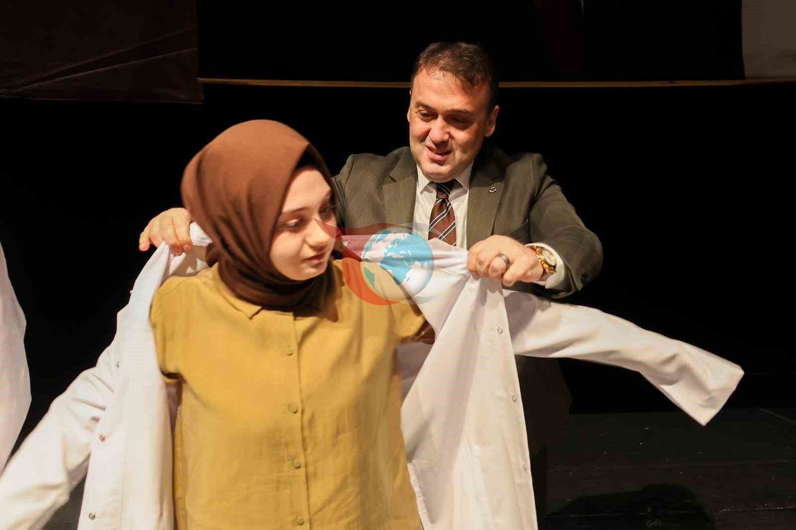 Bilecik&rsquo;te Tıp Fakültesi öğrencileri beyaz önlüklerini giydi