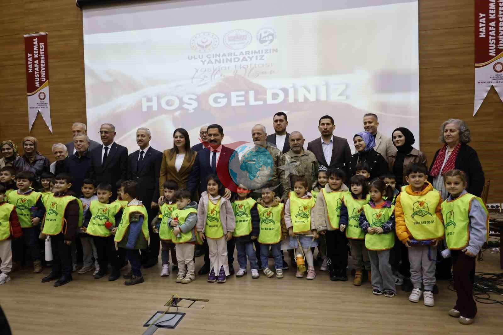 Yıllar sonra yeniden kamuflaj giyen yaşlılar, şiir okuyup duygu dolu anlar yaşadılar