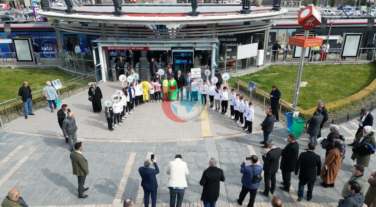 Büyükşehir Ulaşım A.Ş. ile &lsquo;Nezaket Yolda Kalmasın&rsquo; projesini hayata geçirdi