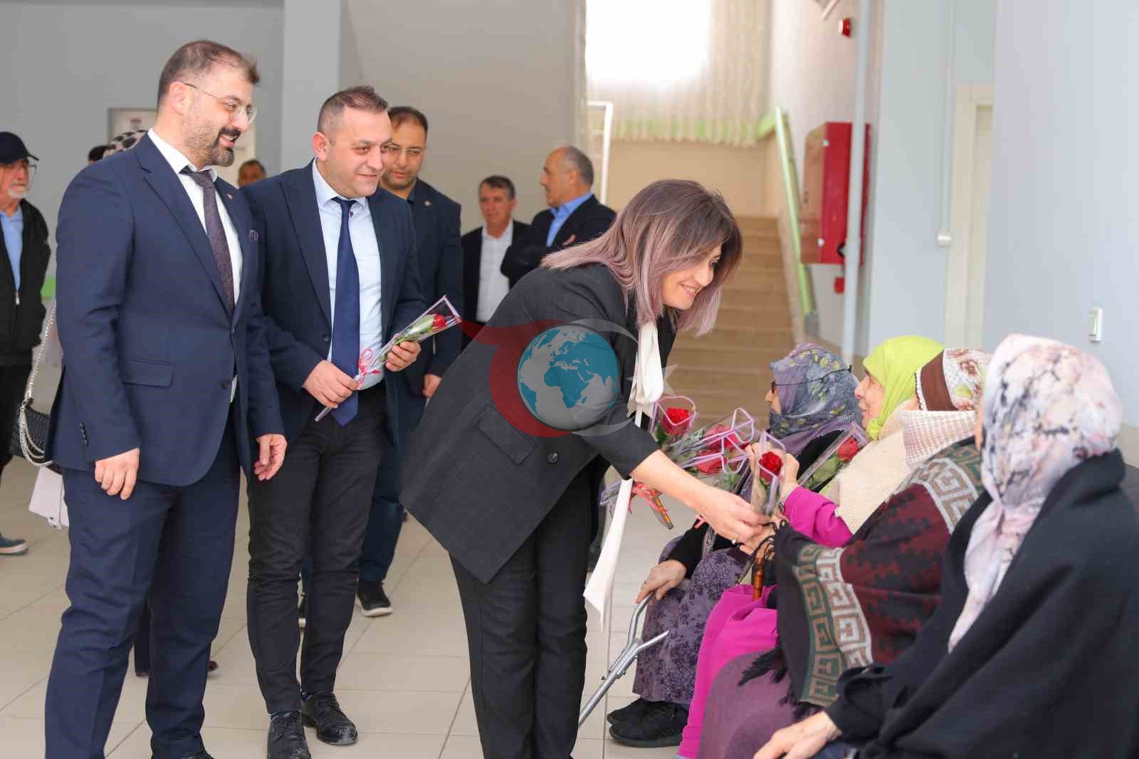Bayburt&rsquo;ta huzurevi sakinlerinin Yaşlılar Haftası kutlandı