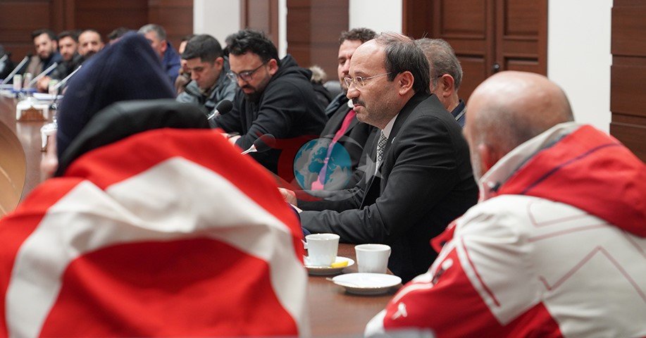 ETÜ’lü Bingül kardeşler, Zihinsel Engelliler Dünya Kayak Şampiyonası’nda 6 madalya kazandı