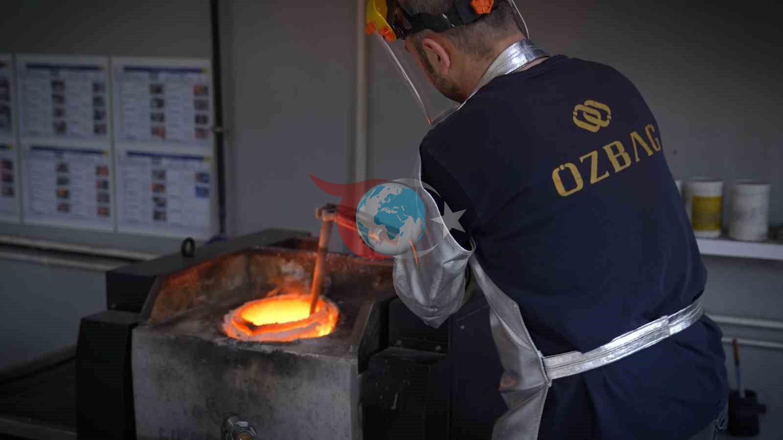 Talebe yetişmek için gece gündüz böyle altın üretiyorlar