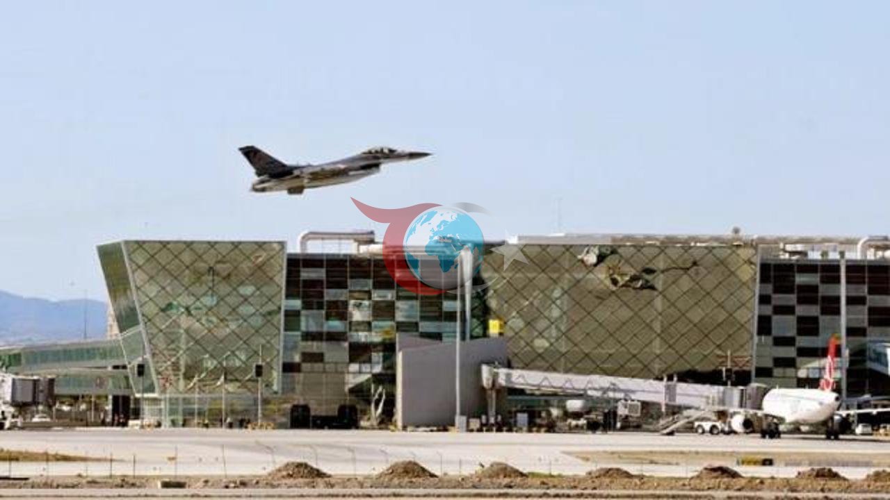 Kuzey Kıbrıs Semalarında Türk F-16'ları Heyecan Yarattı