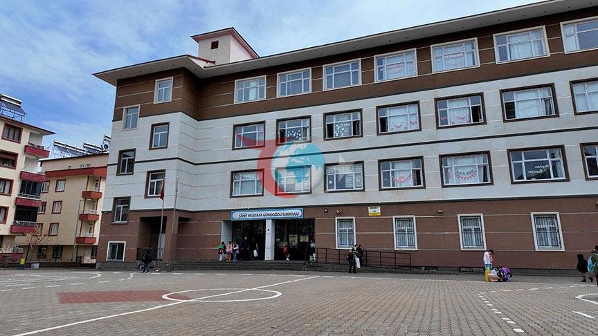 Sınıfta Kar Spreyi Alarmı: 30 Öğrenci Hastaneye Kaldırıldı