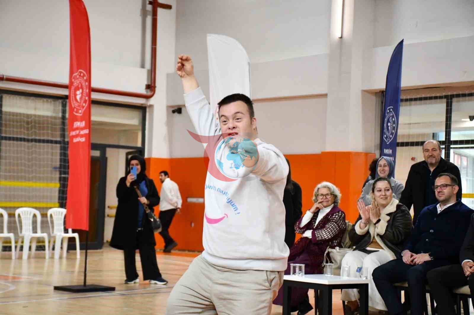 Down sendromlu gençler sporda becerilerini sergiledi