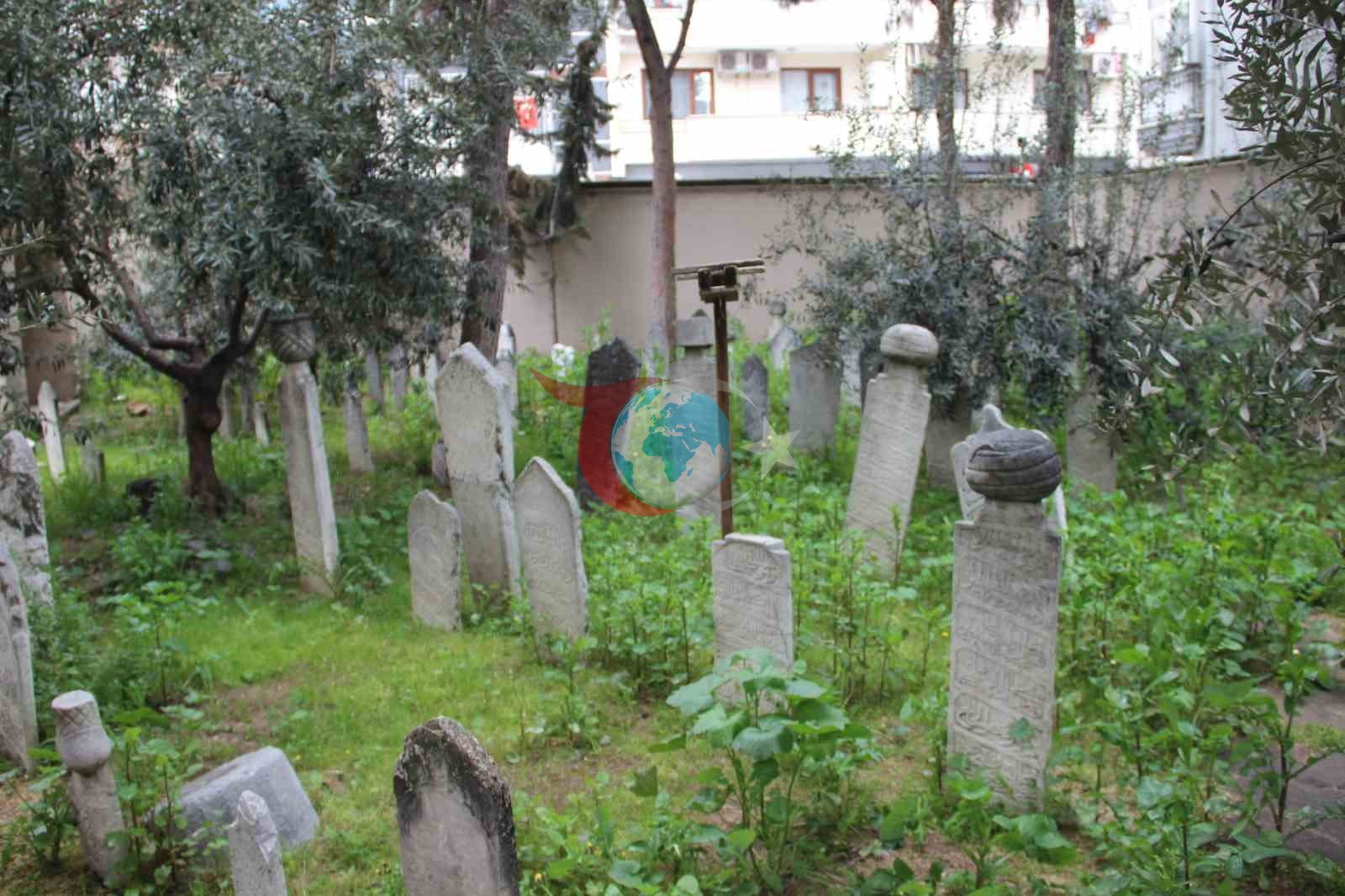 Manisa&rsquo;da 500 yıllık hazireye saygısızlık