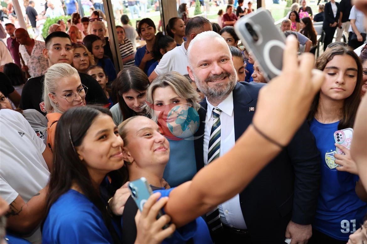 Menemen’de 9 ayda 9 tesis hizmete açıldı