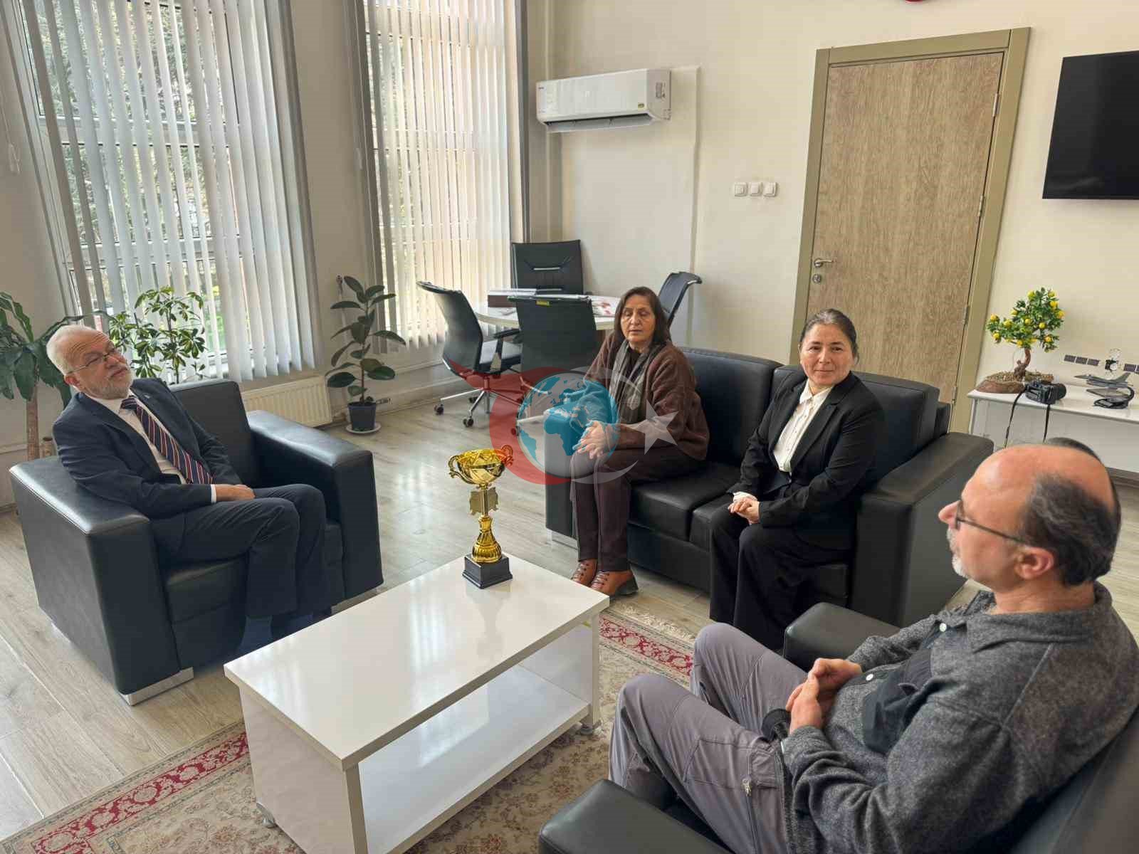 Masa tenisi turnuvasında dereceye giren sağlık personeline tebrik