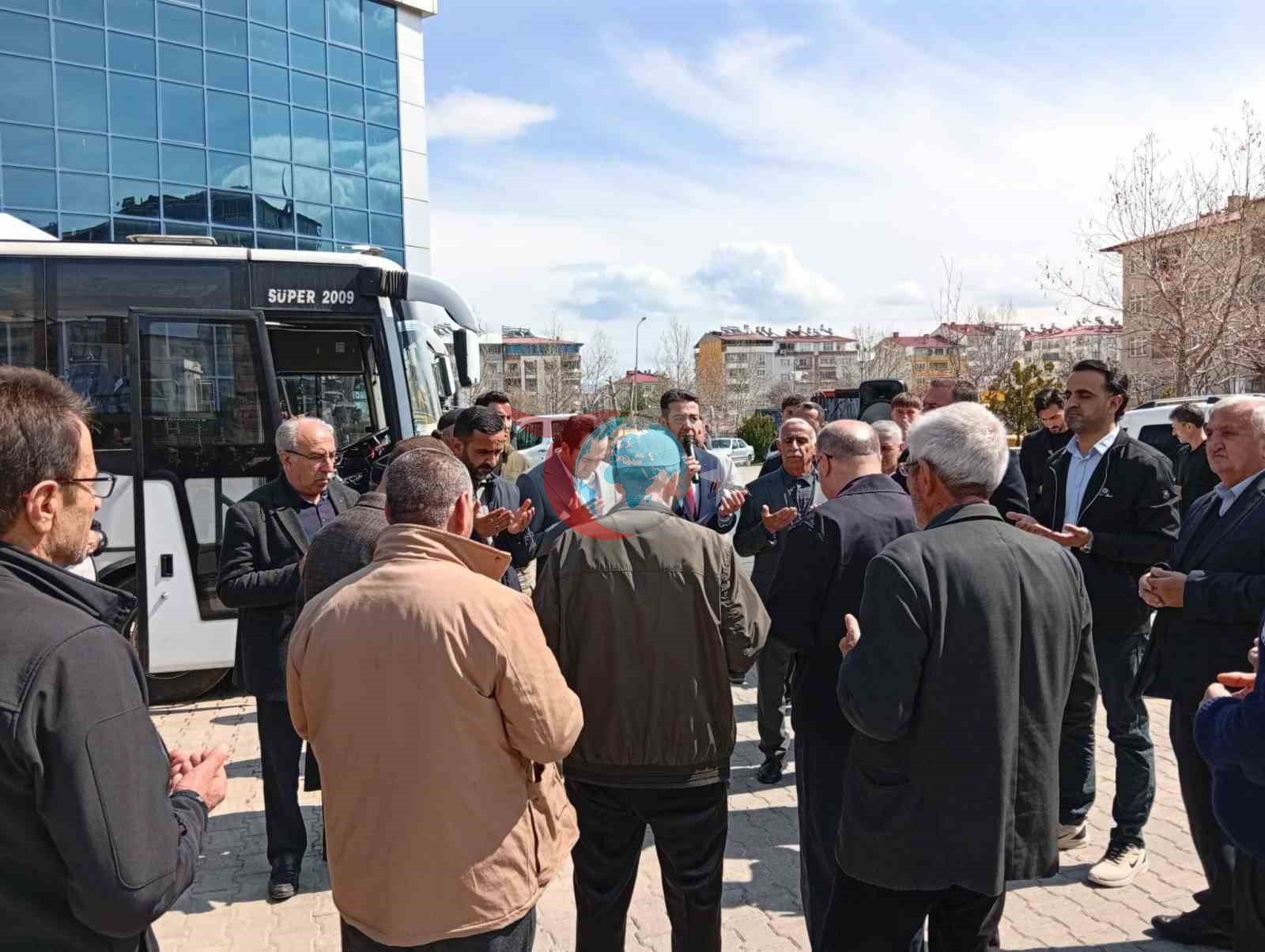 Kovancılar’da Umreciler Dualarla Yola Çıktı