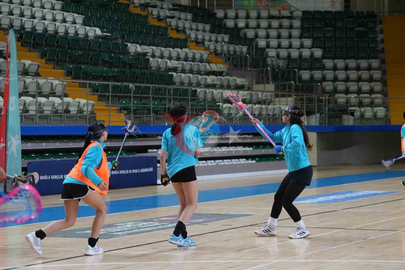 Menteşe’de Lakros rüzgarı