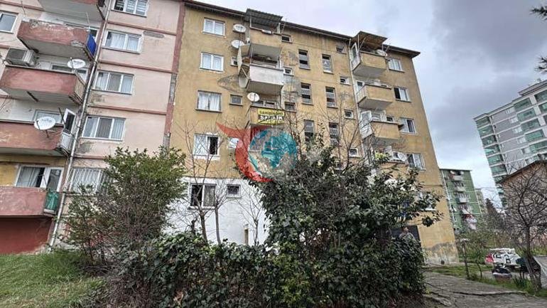Evde tek başına olan çocuk çakmakla oynarken evi yaktı