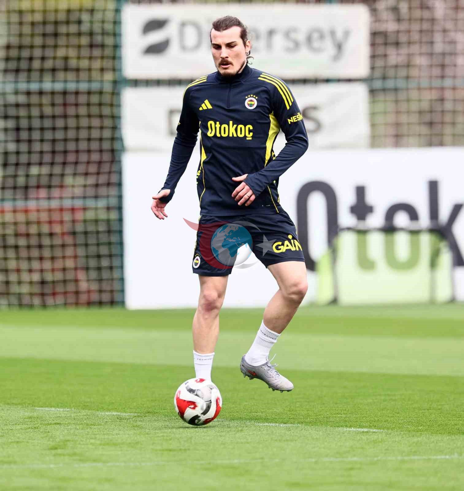 Fenerbahçe hazırlıklarını sürdürdü