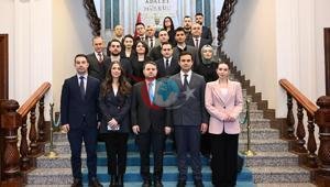 Bakan Gürlek, yargı muhabirleriyle bayramlaştı