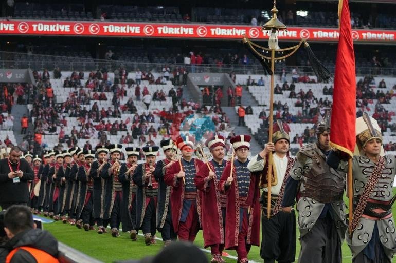 Milli maรงtan renkli kareler