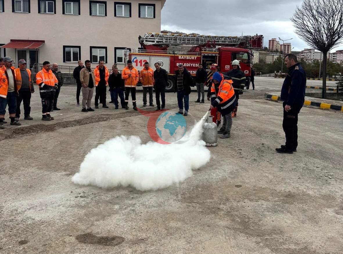 Bayburt’ta Karayolları personeli yangın eğitiminden geçti