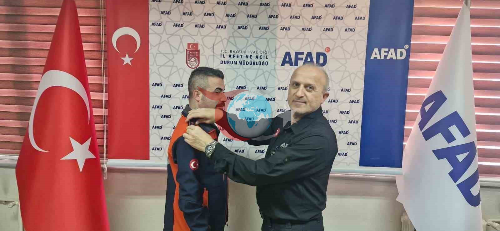 Bayburt AFAD’da arama kurtarma personellerine rütbe takıldı
