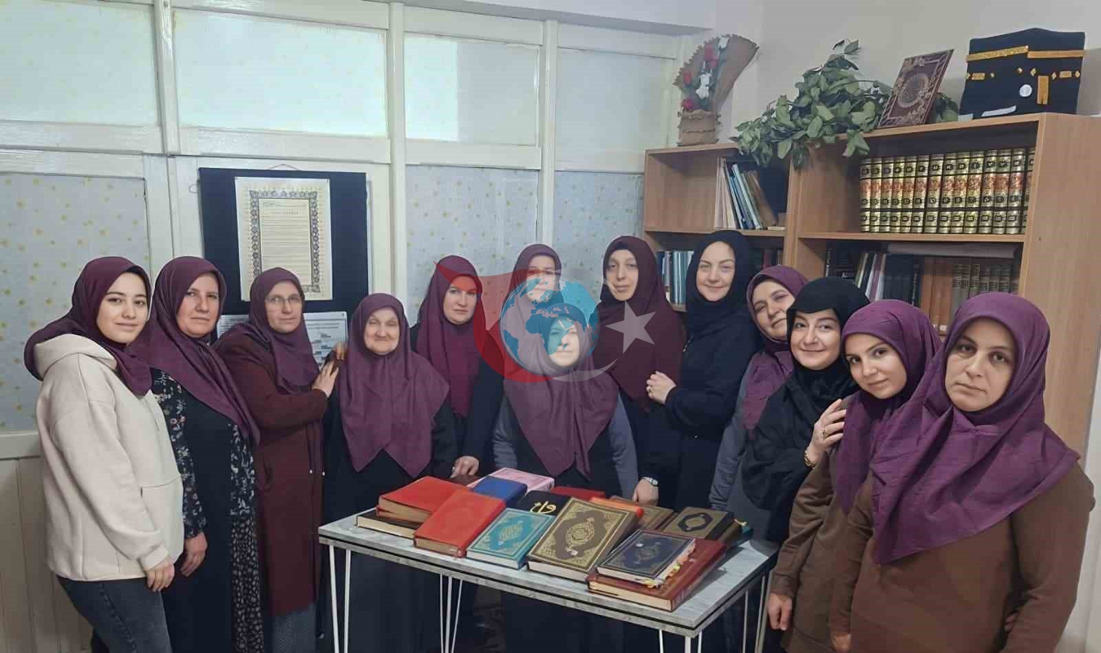 Kadın kursiyerlerden Afrika’ya Kur’an-ı Kerim hediyesi