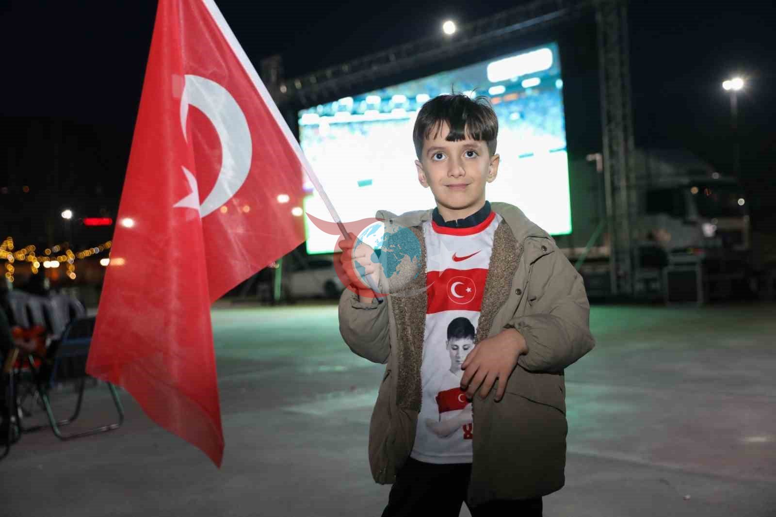 Bursa’da dev ekranda milli coşku